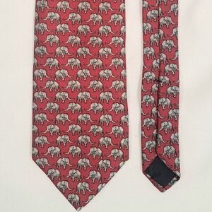 Brooks Brothers Red Elephant Pattern Tie Silk
